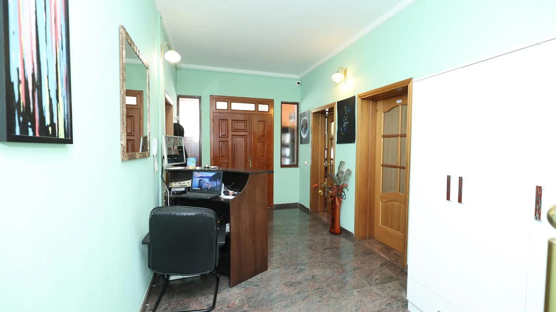Hostel Osho Tirana