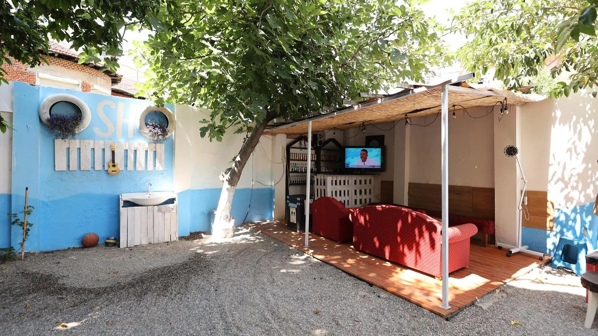 Hostel Osho Tirana 0*,  Albánia