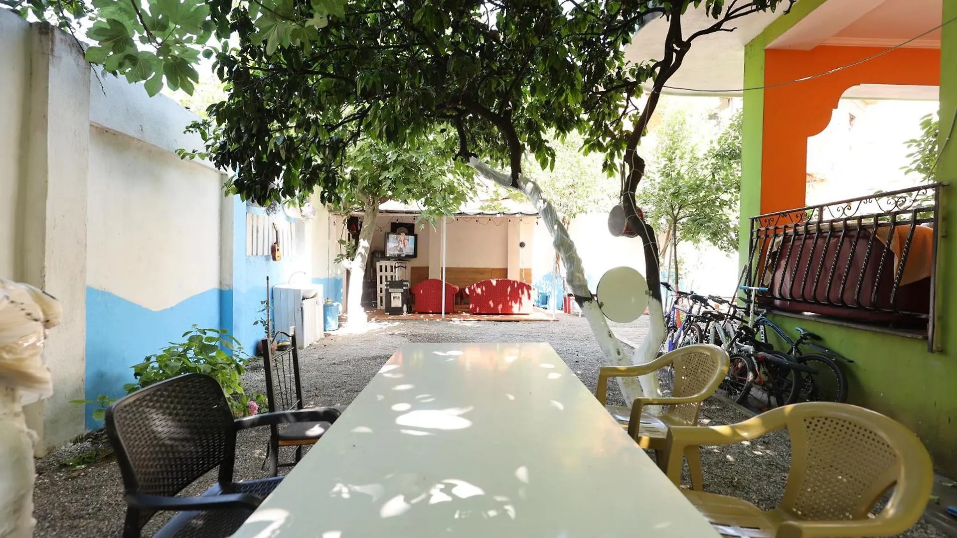 Hostel Osho Tirana