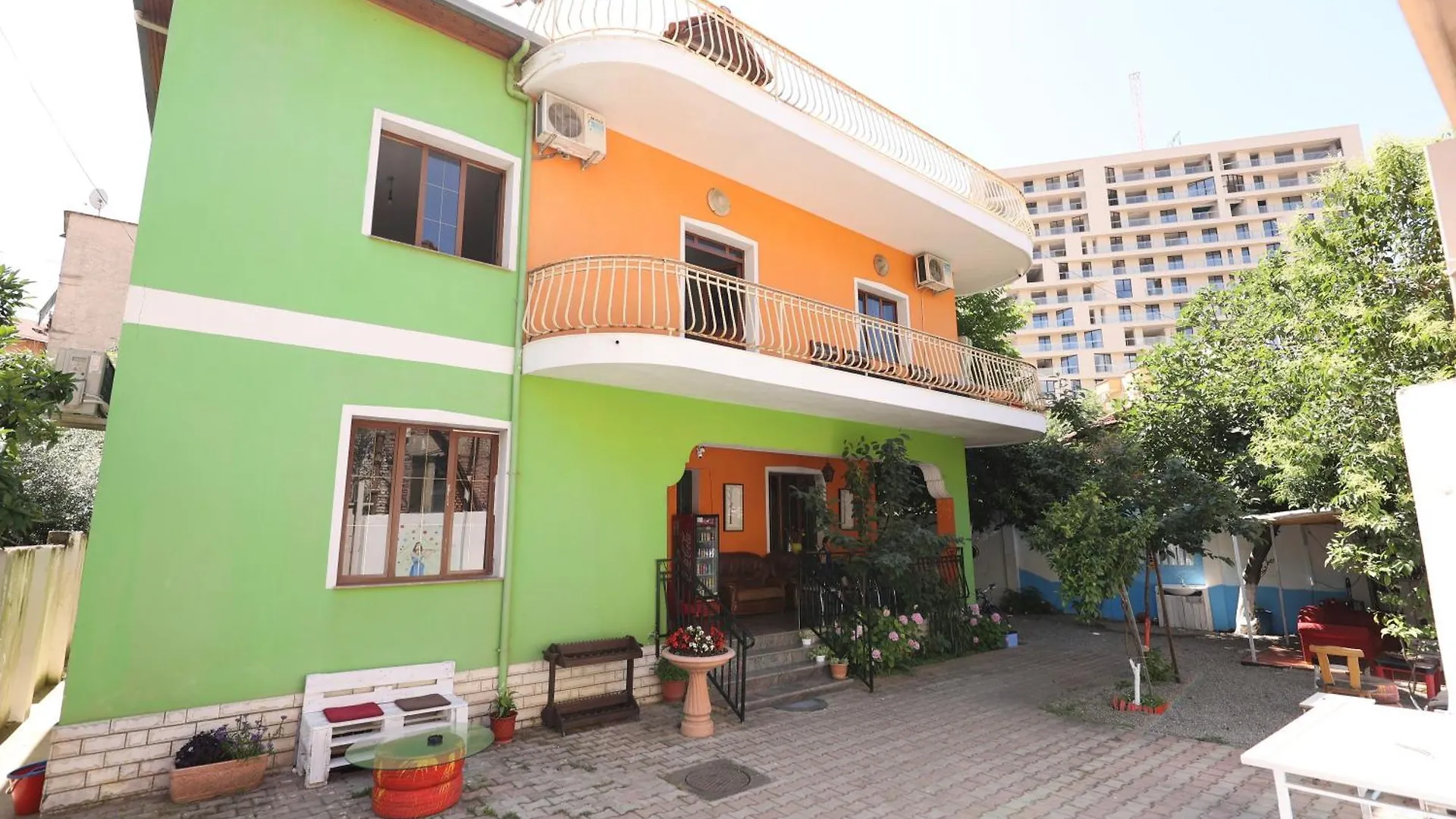 Hostel Osho Tirana