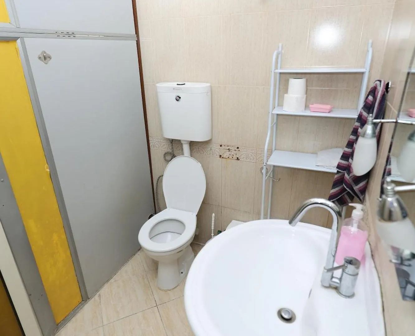 Hostel Osho Tirana